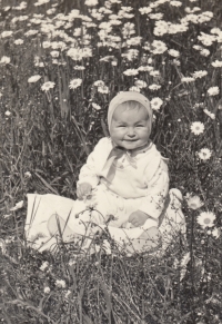 Irena Hirai jako batole