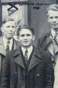 Strýc Miroslav Jurka po maturitě, na fotografii první zleva,1938, Hradisko, Olomouc