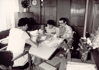 Vysílání rozhlasu v srpnu 1968 – zleva Mirka Kroftová, Anna Švejnohová a Karel Sedláček