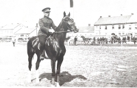 Dědeček z otcovy strany, pan Kobrč