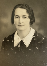 Matka Marie Holá, 1935