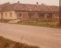 Rodný dům matky Adolfa Köpfa, Rosiny Köpf, v Derflicích kolem roku 1980