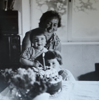 Manželka Anna a dcery Eva a Alena