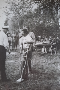 Rok se sádrou po úraze na lyžích, 60. léta
