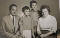 Jindřiška Fialová s manželem a dětmi