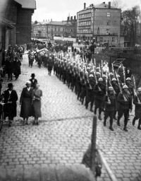 Fotografie, kterou měl otec jako památku na vojenskou službu u Československé armády, blíže neurčeno, polovina 30. let