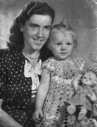 Anna Macečková se svou dcerou Zdenkou