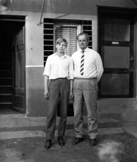 Bratr Erharda Pluškeho Vilém se svým synem, Hannover