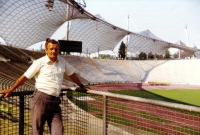 Erhard Pluške na tribuně olympijského stadionu v Mnichově, srpen 1981
