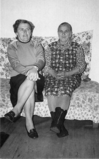 Paula Wagnerová a maminka Helene Lattisch, Dlouhá Lomnice,  jaro 1982