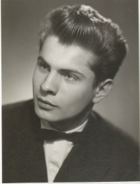 Maturitní fotografie, květen 1958
