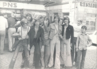 Martin Janíček (třetí zprava) na základní škole, 70. léta 20. stol.