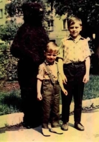 Vladimír Václavek s bratrem v dětství 