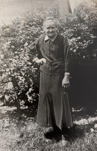 Babička Anny Bizové