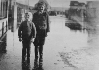 Bratři Zdeněk a Jindřich Chalupovi, Zbraslav nad Vltavou, 1940