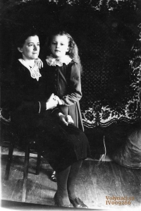 Manželka Libuše s dcerou Dobruškou