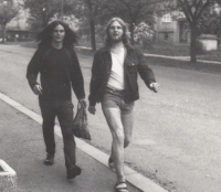 Petr Procházka v Sokolově s kamarádem Dušanem, 1986