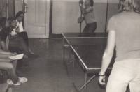 Petr Procházka při ping-pongu, Sokolov, 1986
