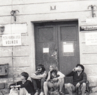 Sokolovské „máničky“ na pochodu Praha-Prčice, 1986