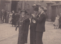 Dědeček s babičkou a tatínek pamětníka