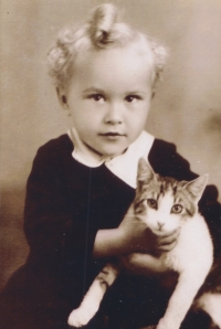 Božena Tomšová, kolem roku 1940