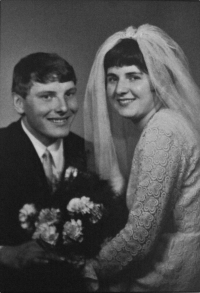 Svatba Františka Vlka a Naděždy Vlkové (Drahné), Praha, 1969