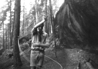 Vojtěch Pokorný na podzemním skautském táboře (TOM) na Kokořínsku, 1986