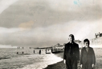 Juraj (vpravo) s kamarádem Mirkem během pobytu v Anglii (r. 1947)