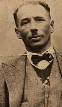 Otec Anny Bizové, Václav Sussman