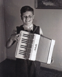 S harmonikou do hudebního souboru