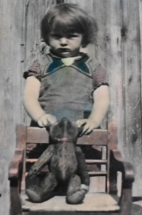 Adolfina Vodičková v dětství ve Stonařově