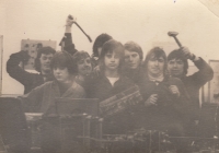 Miroslav Černota - uprostřed, SOU výtahář, Vratislavice, rok 1974