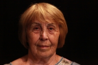 Pamětnice v červenci r. 2025 při natáčení pro Paměť národa