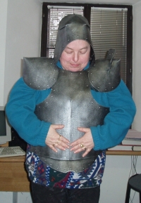 Anna Šauerová během režie představení Zbojník Schönfeldský, rok 2005