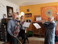 Magdalena Bílková Tůmová s houslistou Jaroslavem Svěceným, 2018