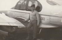 V době základní vojenské služby, na letišti v Chrudimi