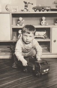 V jeslích, Mohelnice 1966