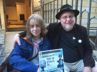 Syn Richard hraje malého Hrabala ve filmu Takže se stalo, že..., rok 2014