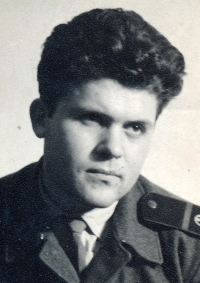Vladimír Škvor v uniformě vojáka základní služby Československé lidové armády (r. 1960)