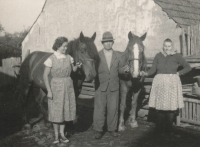  Matka Martina Zálešáka,  dědeček Antonín Borák, babička Marie rozená Jankůjová
