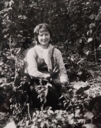 Na chmelové brigádě se SVVŠ Chrudim, rok 1964