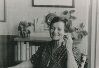 Matka Věra Karfíková, začátek 80. let