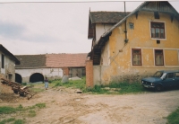 Rodný statek Jaroslava Kropáčka, stav po roce 1989, Horní Chřášťany