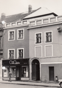 Dům číslo popisné 13 na jaroměřském náměstí pod správou bytového podniku