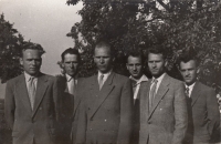 Bratři Jurníčkovi zleva: Ladislav, Jan, Vítězslav, Miroslav, Leopold, Hačky, přelom 40. a 50. let 