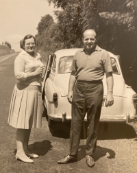 Ludmila a Karel Nekužovi na výletě