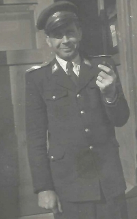 Tatínek, železničář na nádraží v Kuksu, 1958