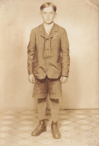 Jan Vlach, 12 let, 1943