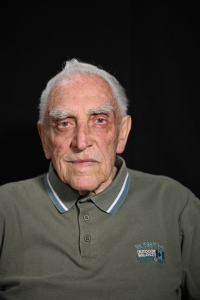 Současný portrét Zbyňka Janovského na výšku