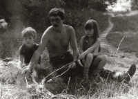 S deťmi Petrom a Silviou v Malých Karpatoch